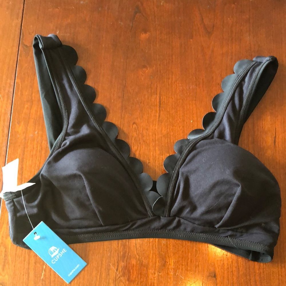 Cupshe bikini top sz L black/ scalloped detail/ removable pads/NWT